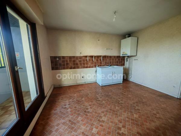 Appartement 3/4 P - traversant avec terrasse & garage – Rue du Rhône