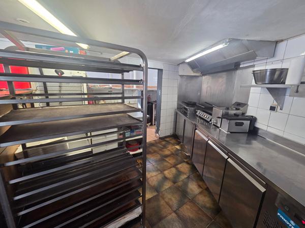 A Vendre Mur + Fond de commerce