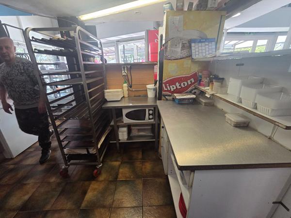 A Vendre Mur + Fond de commerce