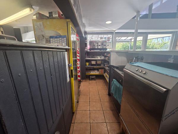 A Vendre Mur + Fond de commerce