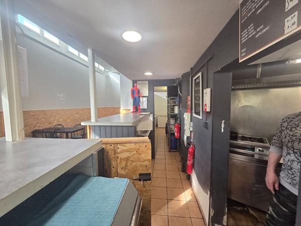 A Vendre Mur + Fond de commerce