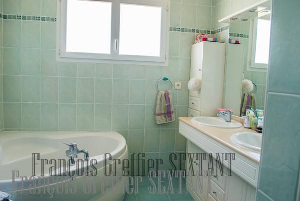 Maison individuelle de chambres