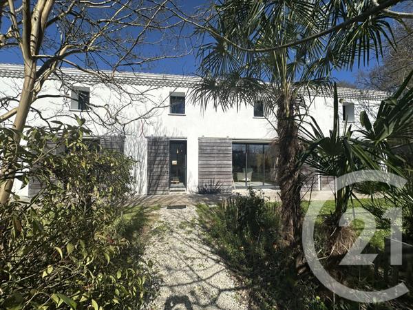 Maison à vendre  6 pièces - 210 m2 SAUJON - 17