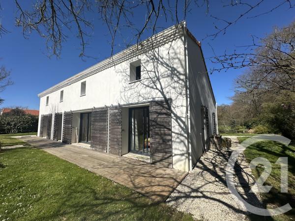 Maison à vendre  6 pièces - 210 m2 SAUJON - 17