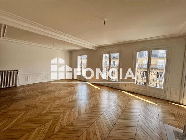 Location Appartement 3 pièces 102 m² - 51/53 RUE DE RENNES Paris 75006