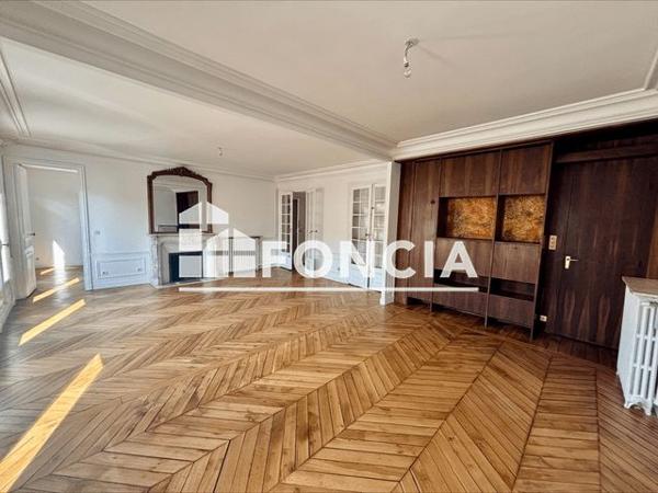 Location Appartement 3 pièces 102 m² - 51/53 RUE DE RENNES Paris 75006