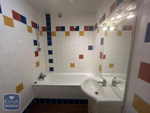 Appartement à louer 3 pièces 58.55m² Charleville-Mézières (08000)