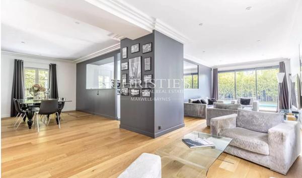 PESSAC – VILLA D’EXCEPTION AU COEUR DU QUARTIER DU CASINO