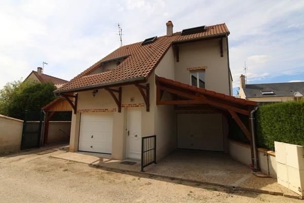 MAISON VINEUIL PROCHE COMMERCES