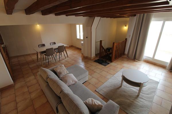 MAISON VINEUIL PROCHE COMMERCES