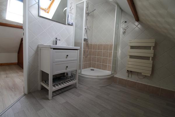 MAISON VINEUIL PROCHE COMMERCES
