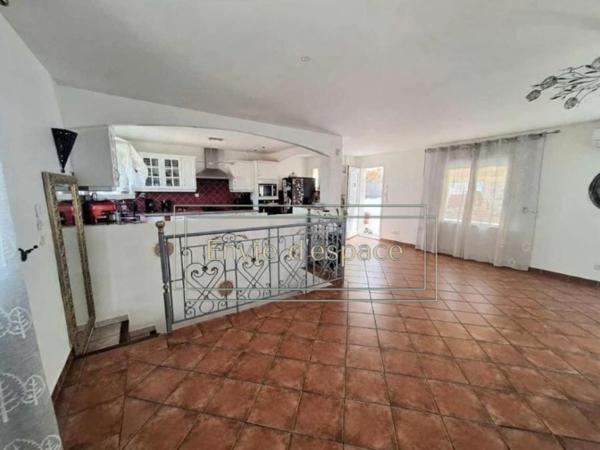 Maison familiale avec T3 indépendant et piscine à Toulon