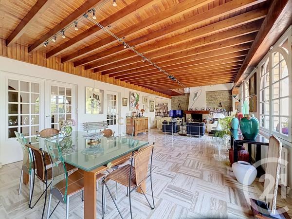 Maison à vendre  8 pièces - 241,42 m 2   NOISY LE GRAND  - 93