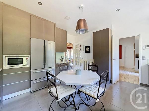 Maison à vendre  8 pièces - 241,42 m 2   NOISY LE GRAND  - 93