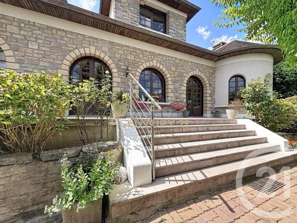 Maison à vendre  8 pièces - 241,42 m 2   NOISY LE GRAND  - 93