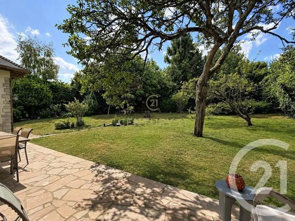 Maison à vendre  8 pièces - 241,42 m 2   NOISY LE GRAND  - 93