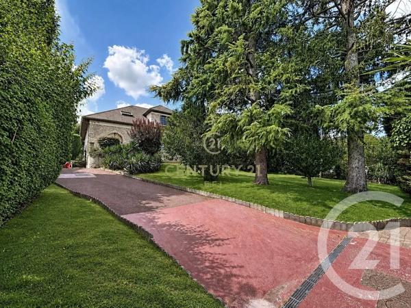 Maison à vendre  8 pièces - 241,42 m 2   NOISY LE GRAND  - 93