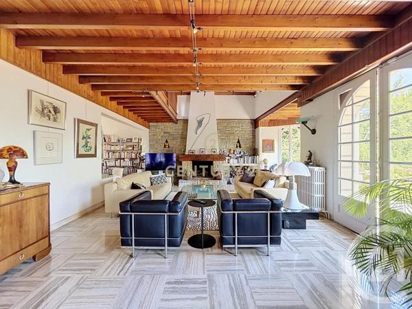 Maison à vendre  8 pièces - 241,42 m 2   NOISY LE GRAND  - 93
