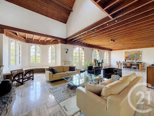 Maison à vendre  8 pièces - 241,42 m 2   NOISY LE GRAND  - 93