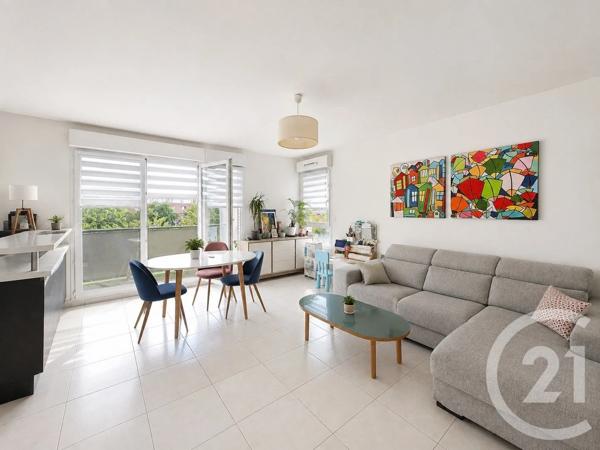 Appartement F3 à vendre  3 pièces - 65,62 m 2   CHOISY LE ROI  - 94