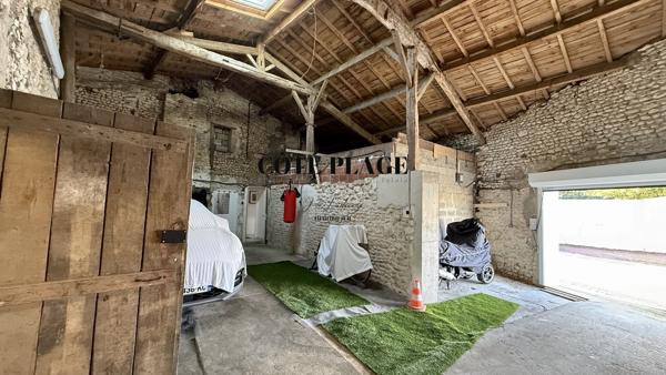 Royan (17200) ROYAN Élégante Maison Charentaise rénovée avec piscine dépendances proche centre-ville au prix de 699.500€ HAI