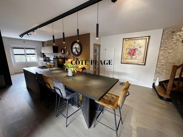Royan (17200) ROYAN Élégante Maison Charentaise rénovée avec piscine dépendances proche centre-ville au prix de 699.500€ HAI