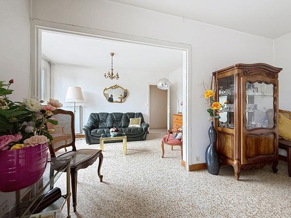 Victor Hugo Danton Type 4 de 88 m² avec cave et garage