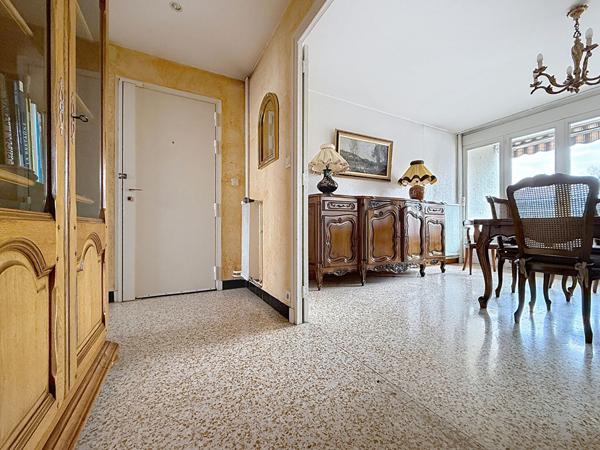 Victor Hugo Danton Type 4 de 88 m² avec cave et garage