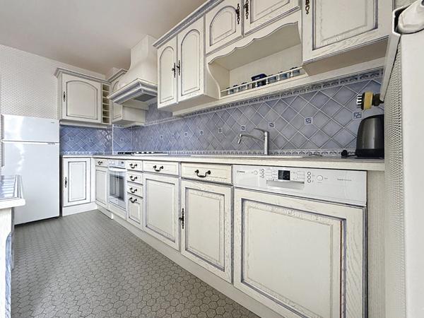 Victor Hugo Danton Type 4 de 88 m² avec cave et garage