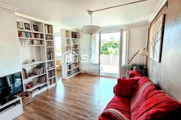 T4 Vue sur la rade avec garage, douceur de vivre et charme discret à La Seyne-sur-Mer