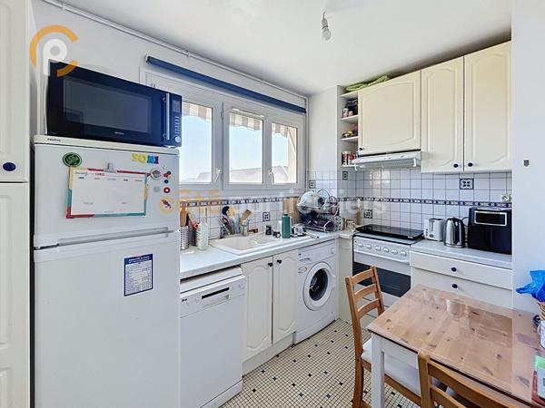 Vente
                Appartement63 m² - 3 Pièces -
                    PARIS (75013)