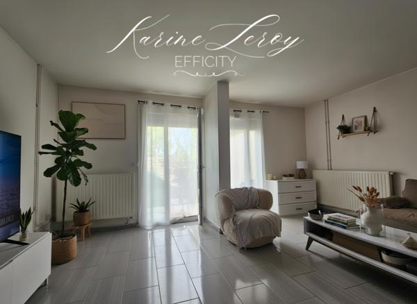 Maison
         5 pièces
        - 99 m² 265 000 € *