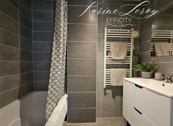 Maison
         5 pièces
        - 99 m² 265 000 € *