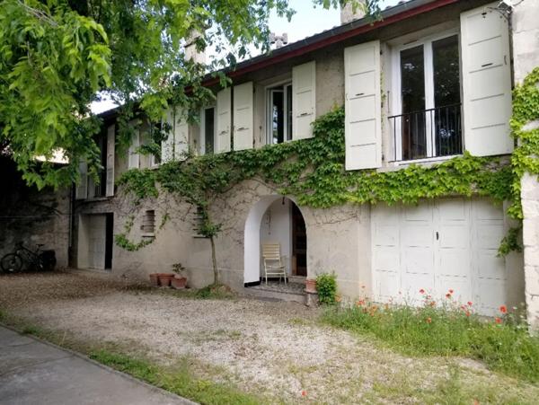À VENDRE - Maison de ville T4 avec cour intérieure et dépendances – Bourg-Saint-Andéol (07700)