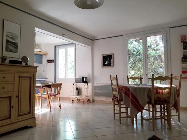 À VENDRE - Maison de ville T4 avec cour intérieure et dépendances – Bourg-Saint-Andéol (07700)