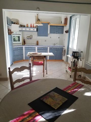 À VENDRE - Maison de ville T4 avec cour intérieure et dépendances – Bourg-Saint-Andéol (07700)