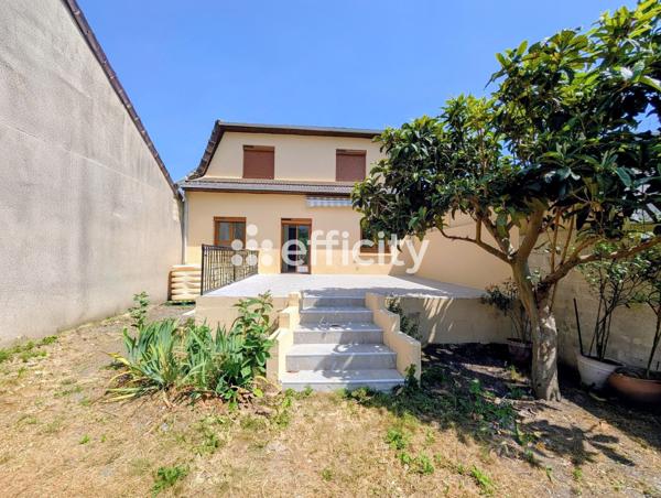 Maison
         5 pièces
        - 135 m² 449 500 € *