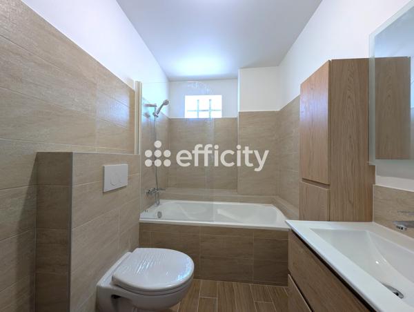 Maison
         5 pièces
        - 135 m² 449 500 € *