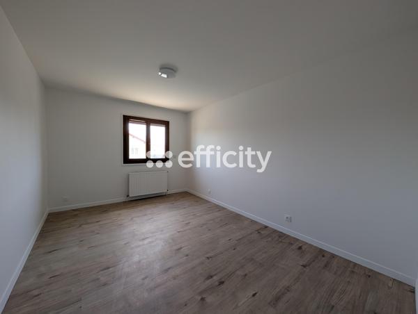 Maison
         5 pièces
        - 135 m² 449 500 € *