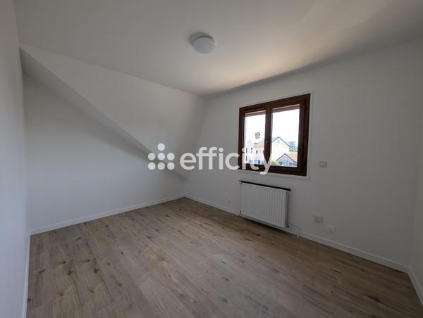 Maison
         5 pièces
        - 135 m² 449 500 € *
