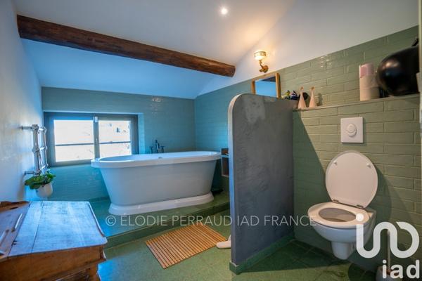 Maison traditionnelle 5 pièces de 180 m² à Le Castellet (83330)