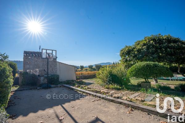 Maison traditionnelle 5 pièces de 180 m² à Le Castellet (83330)