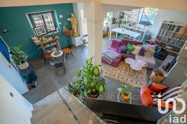 Maison traditionnelle 5 pièces de 180 m² à Le Castellet (83330)