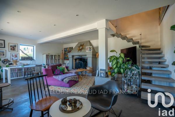 Maison traditionnelle 5 pièces de 180 m² à Le Castellet (83330)