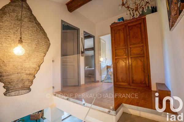 Maison traditionnelle 5 pièces de 180 m² à Le Castellet (83330)