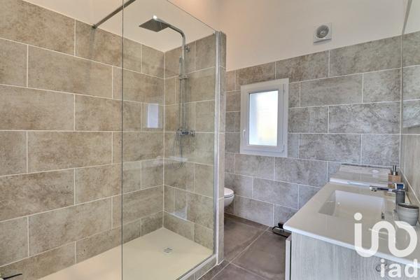 Maison 11 pièces de 333 m² à Cotignac (83570)