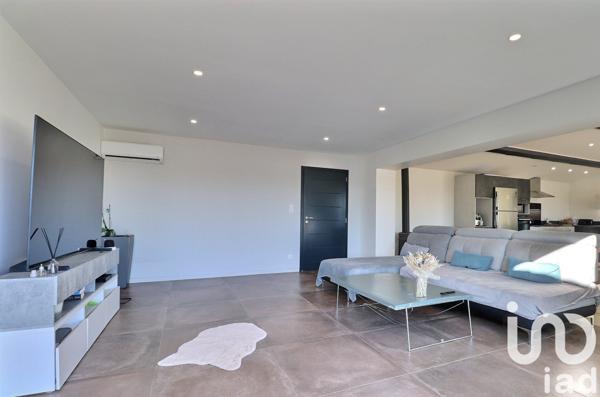 Maison 11 pièces de 333 m² à Cotignac (83570)