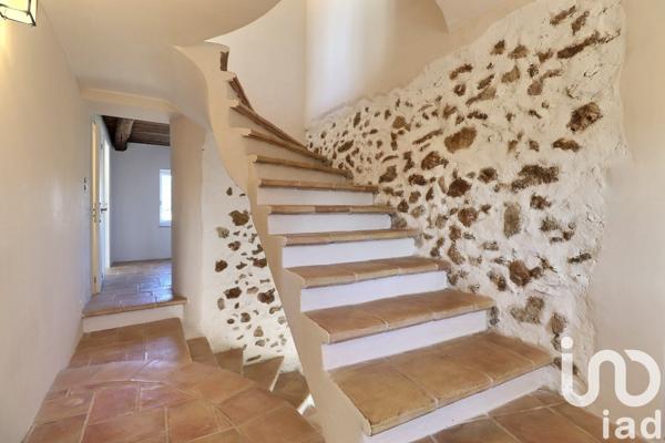 Maison 11 pièces de 333 m² à Cotignac (83570)