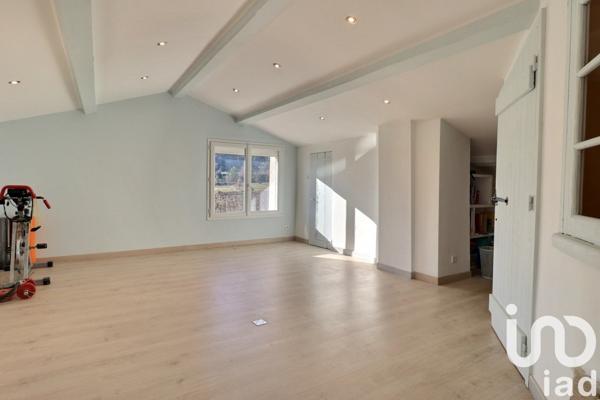 Maison 11 pièces de 333 m² à Cotignac (83570)