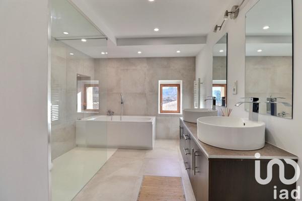 Maison 11 pièces de 333 m² à Cotignac (83570)